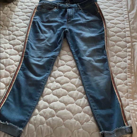 Romeo and Juliet couture stretch jeans - Picture 4 of 4